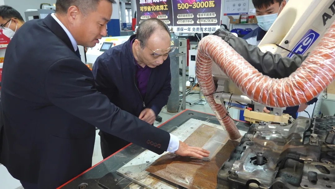 1638145878735852.jpg 640.webp (7).jpg